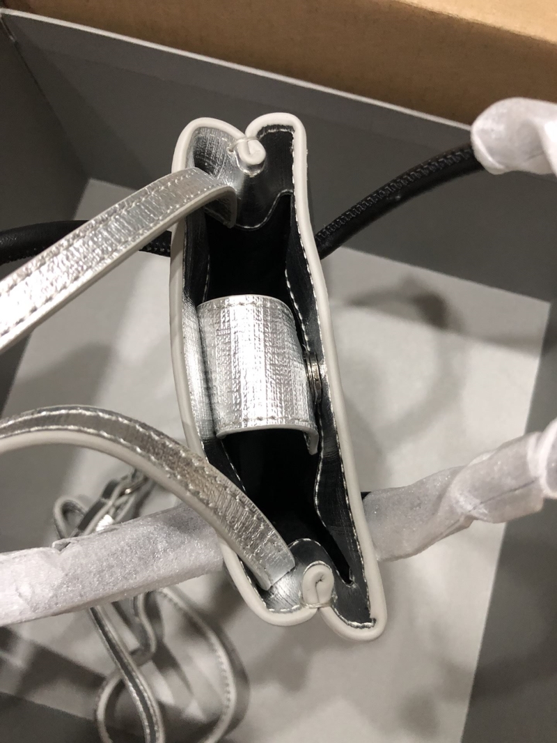 Ba1en*iaga shopping bags